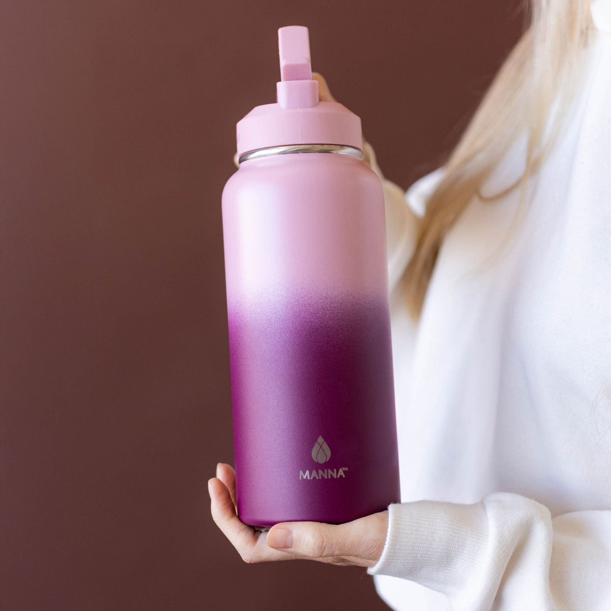 32-oz-powel-bottle-n9 32_Manna_Website_Lifestyles-2.jpg