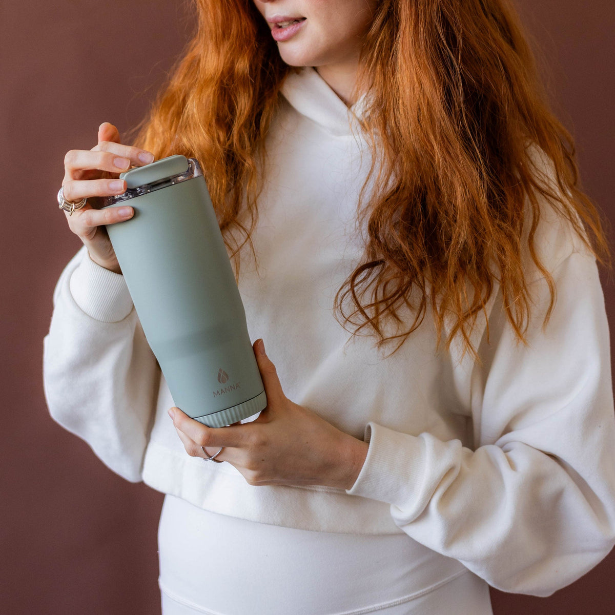 30-oz-groove-tumbler-l6 4Manna_Website_Lifestyles-17.jpg